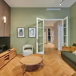 Elegant 2-bedroom apartment - Trocadéro