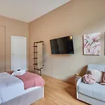Elegant 2-bedroom apartment - Trocadéro