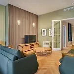 Elegant 2-bedroom apartment - Trocadéro